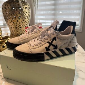 Off-White Canvas Sneakers in Black and White